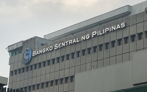 Central bank extends moratorium on new crypto licenses