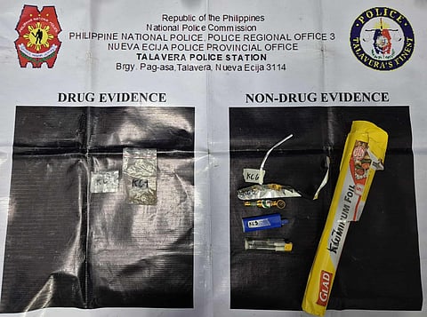 Lima ang huli sa isang pot session na ginanap sa loob mismo ng sementeryo ng bayang ito noong Agosto 31, 2025 ng madaling araw.