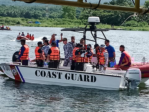PCG Technical drivers continue their search for the missing sabungeros in Taal Lake. Photo Alvin Murcia for Daily Tribune