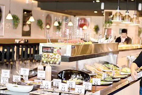An extensive buffet complements your choice of grill, hotpot or both.