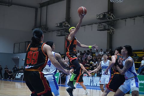 ARWIND Santos displays his vintage form in lifting Basilan to a 92-80 win over Muntinlupa in the MPBL 2025 Season on Friday at the Paco Arena in Manila.