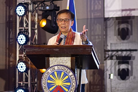 Voluntary track eyed for helpers’ wage hike