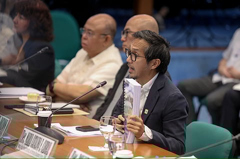 LTO suspends driver’s license of DPWH official over abusive behavior