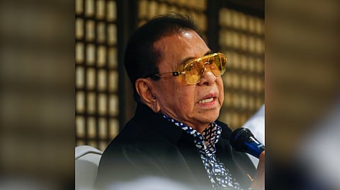 Own backyard Former Ilocos Sur governor Luis Chavit Singson expressed amazement that investigations into alleged anomalous flood control projects have not yet included Ilocos Norte, the home province of President Ferdinand Marcos Jr. He also urged the youth to lead a peaceful revolution against corruption during a press briefing at the Club Filipino in San Juan City on Friday, 19 September.