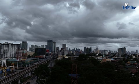 Dark clouds loomed over Metro Manila on Monday, as seen from Quezon City, while Super Typhoon Nando (international name: Ragasa) moved closer to the Babuyan Islands.
PAGASA raised the highest tropical cyclone wind signal in parts of Northern Luzon and warned of possible floods, landslides, and storm surges as the storm intensified.