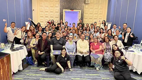Left: U.S. Embassy Regional English Language Officer Jeff McIlvenna and English Language Fellows Laura Roach, Maryann Miller, and Michael Schapiro (seated) join 48 Filipino teachers at “The Educator’s Edge: Mastering Literacy, AI, and Critical Thought" workshop organized by the U.S. Embassy in Mactan, Cebu, on September 26.
Right: English Language Fellow Laura Roach leads a session on integrating AI in English language instruction.
