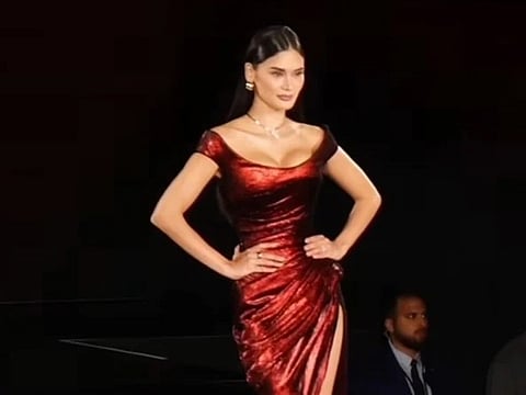 All Eyes On Pia Wurtzbach at the Paris Fashion Week