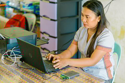 THE loan supports the purchase of desktops, laptops, tablets, and mobile phones, and aims to keep members connected not just to their work or studies but also to GSIS's growing suite of digital services.