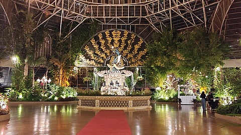 The majestic Palazzo Verde looms gracefully beside Glass House, a landmark that adds a touch of grandeur to Villar City’s serene charm.