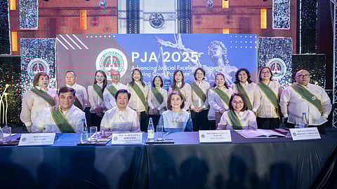 Judges urged to fight political pressure