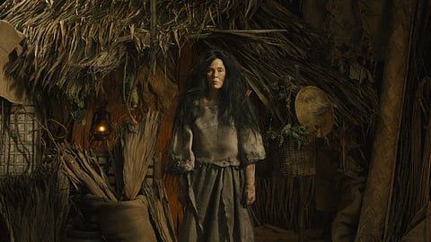 Hilda Koronel as Sisa.