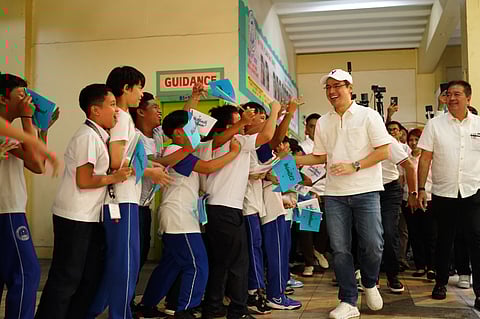 Lakandula elementary students get ‘Yorme’ treat
