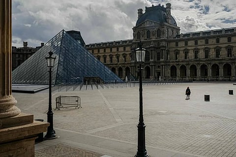 Louvre denies tapping Israeli firm in theft probe