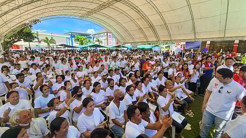 More than 1,000 Tarlaqueños made good use of their time on October 21, 2025, as they took part in First Lady Maria Louise “Liza” Araneta-Marcos’ Laboratoryo, Konsulta, at Gamot para sa Lahat (Lab for All) project.