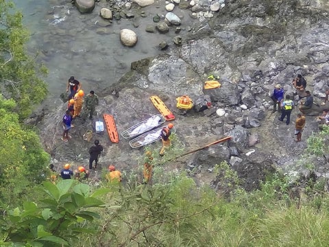 Three bodies were retrieved from the Chico River in Tocucan, Bontoc, Mountain Province after an elf truck, a fiera and a mini-dump truck collided resulting to the falling of the elf truck down into the Chico River in the morning of October 27, 2025. |Aldwin Quitasol. Photo Courtesy of Bontoc MDRRMO.