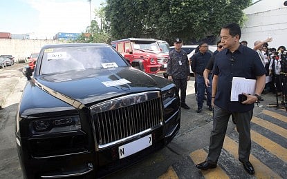 The Discaya's Rolls-Royce in custody at the Bureau of Customs compound in Port Area, Manila