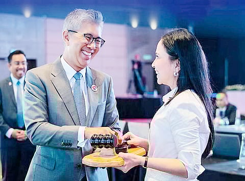 Philippine Trade Secretary Cristina Roque has formally assumed the chairmanship of the ASEAN Economic Ministers (AEM) following the handover of the role from Malaysia’s Minister of Investment, Trade and Industry, H.E. Tengku Datuk Seri Utama Zafrul Tengku Abdul Aziz.