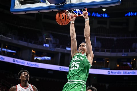 Mike Phillips throws it down during La Salle's 84-72 win over UE in the UAAP Season 88 men's basketball tournament.