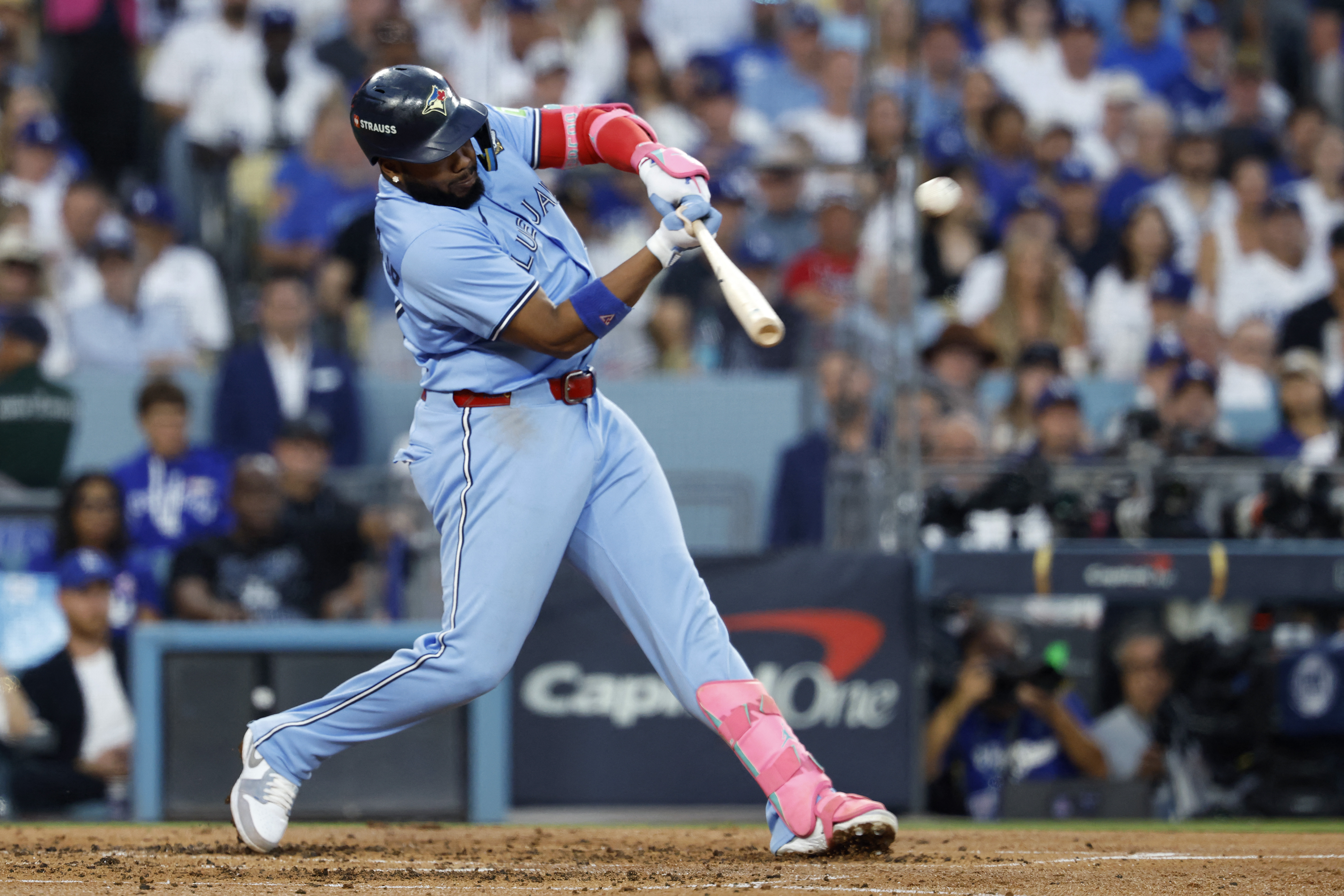 VLADIMIR Guerrero and the Toronto Blue Jays refuse to give up, posting a 6-2 win over the Los Angeles Dodgers in Game 4 to tie their World Series at two games apiece on Tuesday.
