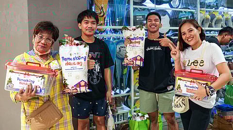 Muntinlupa begins 3rd year of Pamaskong Handog distribution