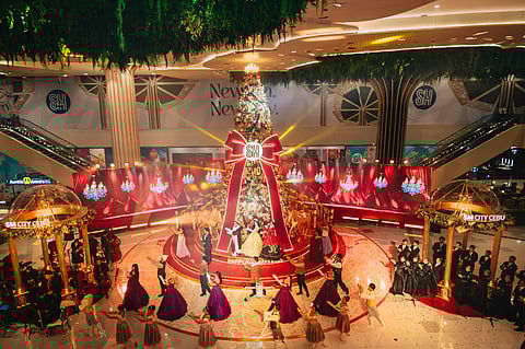 The Spirit of Christmas is rooted in compassion and goodwill SM Cebu's special Christmas presentation titled "A
Royal Christmas: Unwrapping the Gift of Grace and Hope" features a touching story of kindness and generosity,
pointing back to the true meaning of the holiday season.