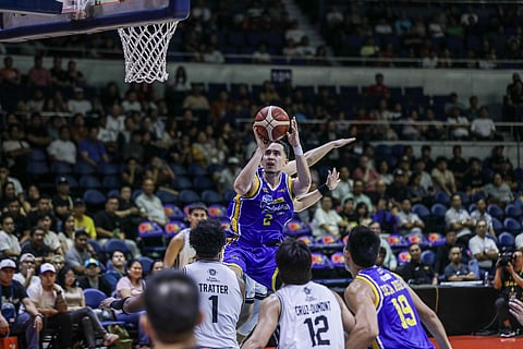 Javi Gomez de Liaño shoots his way to a game-high 17 points in Magnolia’s 90-75 victory over Blackwater in their PBA Philippiune Cup game Friday at the Smart Araneta Coliseum.