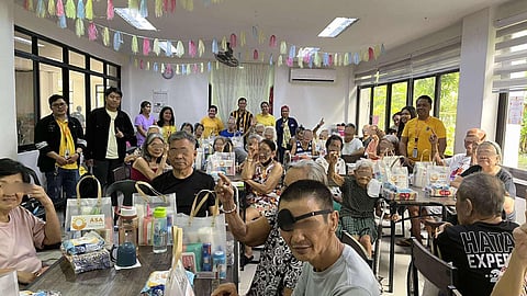 Gifts of care The ASA PH Foundation brings warmth to the residents of One Cainta Sunset Retreat, delivering hygiene kits, biscuits and milk in an outreach effort to support the daily needs of the home’s elderly community.