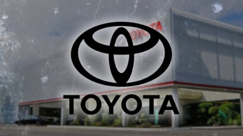 Toyota offers holiday deals with big discounts, other perks