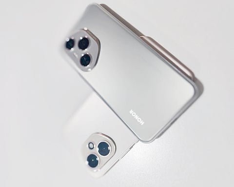 HONOR 400 5G integrates advanced AI editing tools.