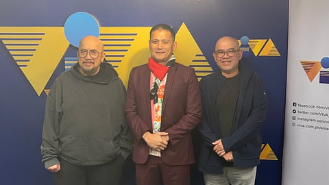 Robin Padilla with Viva Big Boss Vic and Vincent del Rosario.