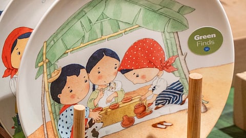 Batang Pinoy salad plates.