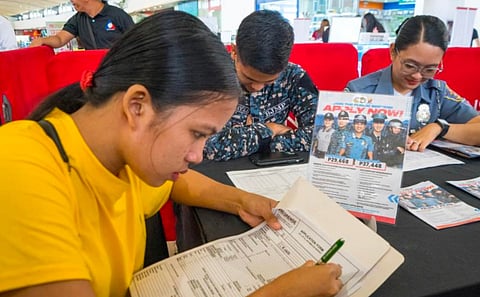 Jobseekers hired on the spot at Las Piñas Year-End Job Fair