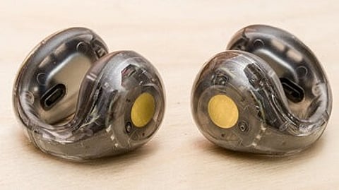 SOUNDCORE C30i Wireless Noise-Canceling Earphones.