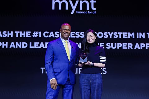 Pebbles Sy, Mynt Chief Technology and Operations Officer, receives the Female Executive of the Year in Asia,
Australia, or New Zealand Silver Stevie® Award.
