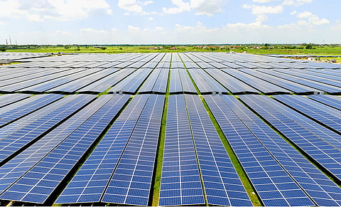 ABOITIZPOWER has gained full control of a greenfield solar power project located in Ubay, Bohol. The project is expected to reach financial close next year and begin commercial operations in 2027.