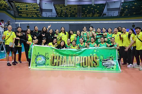 THE Dasmariñas Monarchs celebrate after completing a sweep following a 25-17, 25-18,
25-21 win over the Biñan Tatak Gel-Arellano University Lady Chiefs in the 2025 MPVA late
Sunday at the Dasmariñas Arena.