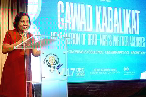 Former Senator Cynthia Villar and the Villar Foundation were honored for their unwavering support of BFAR programs during a ceremony held in Quezon City on Wednesday, 17 December.