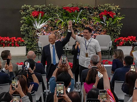 ADB President Masato Kanda (left) and Pasig City Mayor Vico Sotto (right) at ADB’s International Anti-corruption Day 2025.