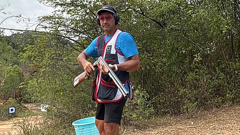 RICHARD Gomez is in serious trouble after attacking Philippine Fencing Association president Rene Gacuma during the fencing competition of the 33rd Southeast Asian Games last Tuesday.