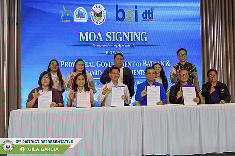 A Memorandum of Agreement (MOA) Signing was held between the Provincial Government a f the Board Of Investment (BOI). The agreement on the "Promotion and Facilitation of Investments at Investor Servicing" aims to expedite the influx of investors in the province and ensure quick, efficient and investor-friendly support from Bataan.
Governor Joet Garcia and BOI Undersecretary Ceferino 'Perry' Rodolfo signed the MOA along with Congresswoman Angela, Vice Gov. Cris Garcia, DTI Director of Investments Assistance Service Mr. Ernesto Delos Reyes Jr., and Green Lane Division Chief Mr. Lubin De Vera Jr. as representative of Atty. Bobby G. Fondevilla.