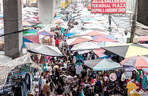YULETIDE bargains Shoppers crowd Baclaran Market in Parañaque City, hunting for last-minute gifts as the countdown to Christmas tightens.