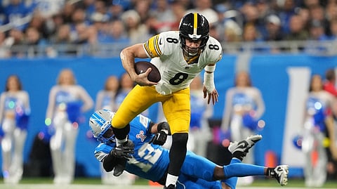 AARON Rodgers makes the winning play to power the Pittsburgh Steelers to a 29-24 victory over the Detroit Lions in the NFL regular season.