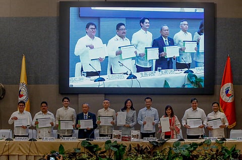 FROM left to right: Allan Ty, Marcelino Libanan, Jesus Romualdo, Javier Lopez Benitez, Jose Alvarez, Albert Garcia, Congress Chairperson Mikaela Suansing, Senate Chairperson Sherwin Gatchalian, and Senators Loren Legarda, Francis “Kiko” Pangilinan, and JV Ejercito.