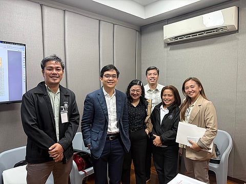Rep. Leandro Leviste on Monday posted a picture of supposed meeting with Office of the Ombudsman field investigation team on 26 November.