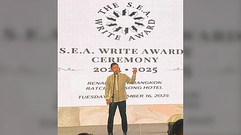 FONTE delivers his spoken-word piece ‘Balangkas ng Karaniwang Bahay sa Maynila,’ capturing the dignity in the ordinary.