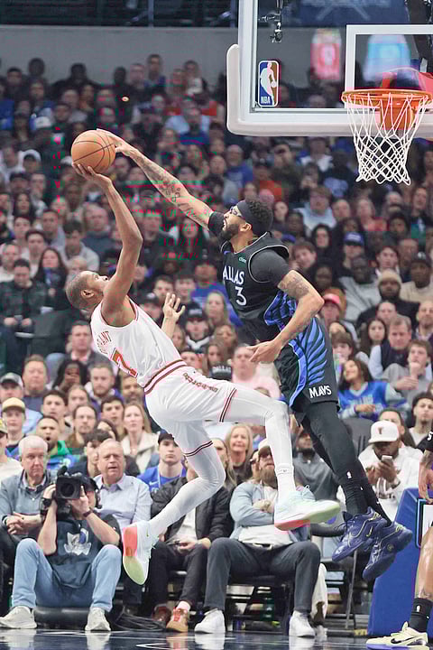 KEVIN Durant and the Houston Rockets will bring their high-wire action to Macau when they collide with Anthony Davis and the Dallas Mavericks at The Venetian Arena on 9 and 11 October.