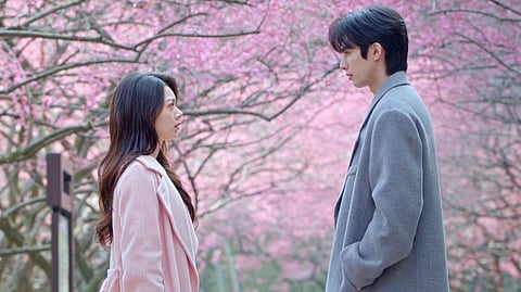 ZHAO Jin Mai as Nie Xi Guang and Song Wei Long as Lin Yu Sen in 'Shine on Me.'