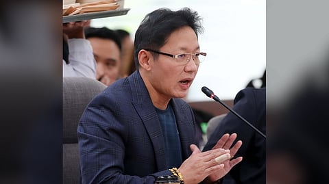 PACIFICO “Curlee” Discaya