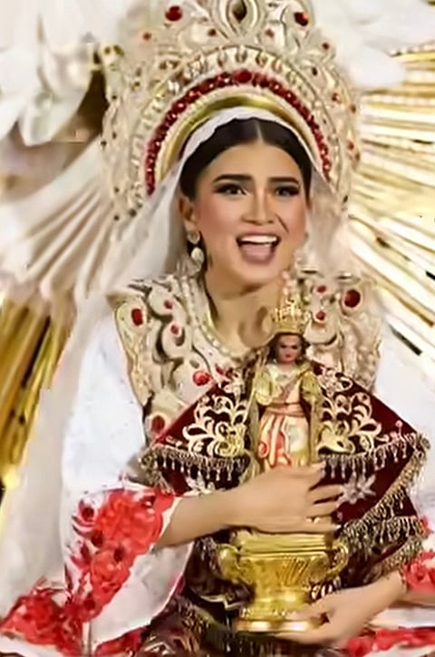 ITINANGHAL si Stefanie Przewodnik ng Asturias bilang Sinulog Festival Queen 2026 sa coronation night sa Cebu City Sports Center.