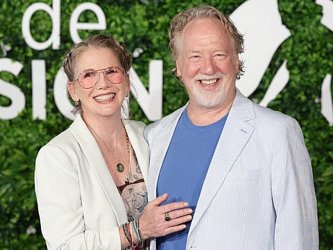 MELISSA Gilbert (kaliwa) humingi sa hukom ng proteksyon para kay Timothy Busfield na nasa kulungan.